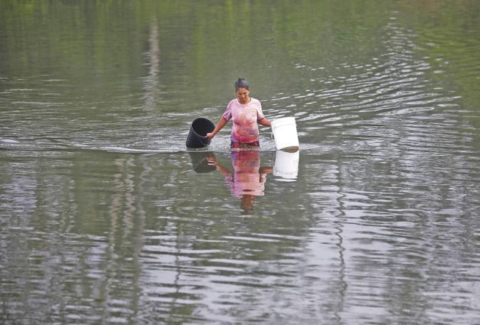 La comunidad se abastece del río para beber agua, lavar la ropa y asearse.Larish Julio | Estrella de Panamá