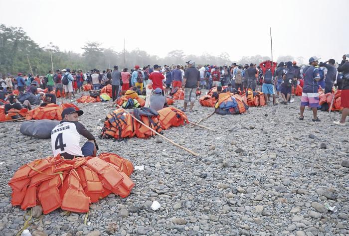 Cada día llegan al poblado de Bajo Chiquito miles de migrantes. El continuo flujo ha puesto en el radar a un poblado que por décadas se mantuvo en completo anonimato.Larish Julio La Estrella de Panamá